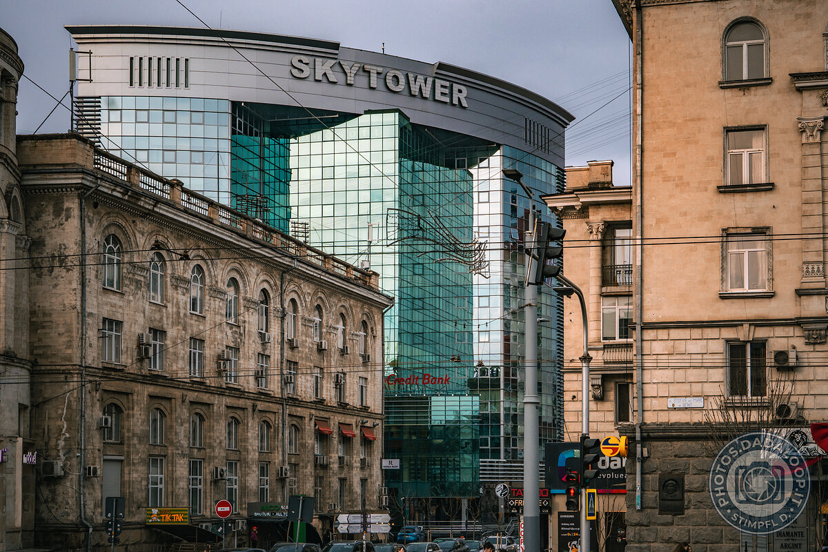 Architectural contrasts in Chișinău: old and new meet