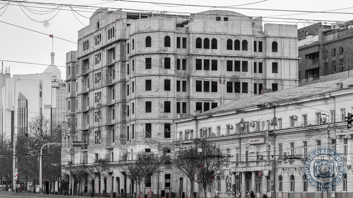 Contrasting buildings in Chișinău: new and old meet